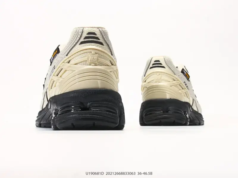 New Balance M1906R 复古单品 近两年来，要说人气最高的球鞋 U190681D #20212668833063
